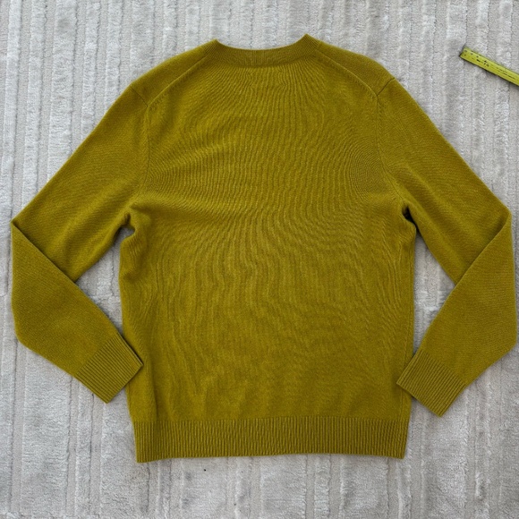 Calvin Klein Wool V-Neck Sweater Size Small - Picture 7 of 7